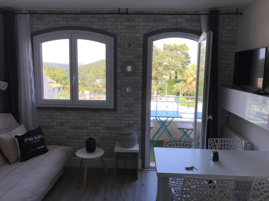 Les Issambres Superbe Studio Avec Terrasse Roquebrune-sur Argens Zewnętrze zdjęcie